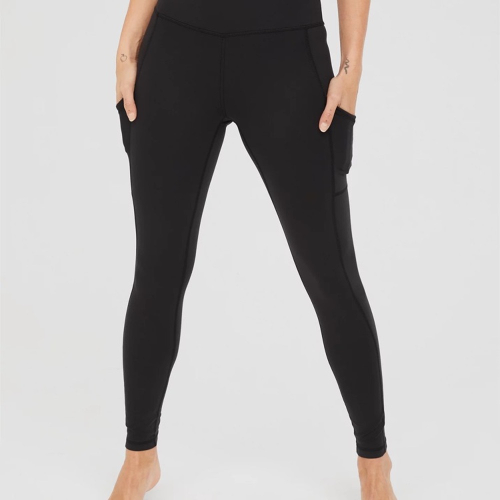 Off-line the hugger leggings size Medium inseam  about 27 inches